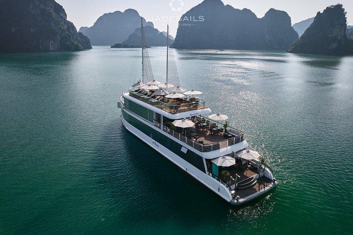 Excursion d'une journée dans la baie d'Halong au départ de Hanoï avec services complets