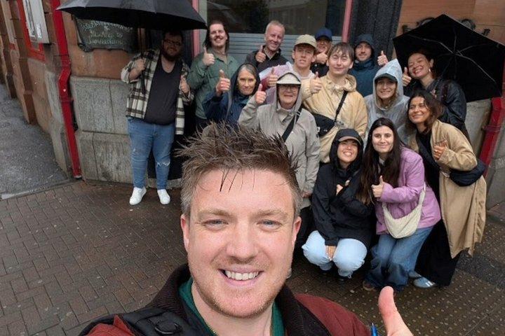 Excursão a pé escondida de Belfast com local