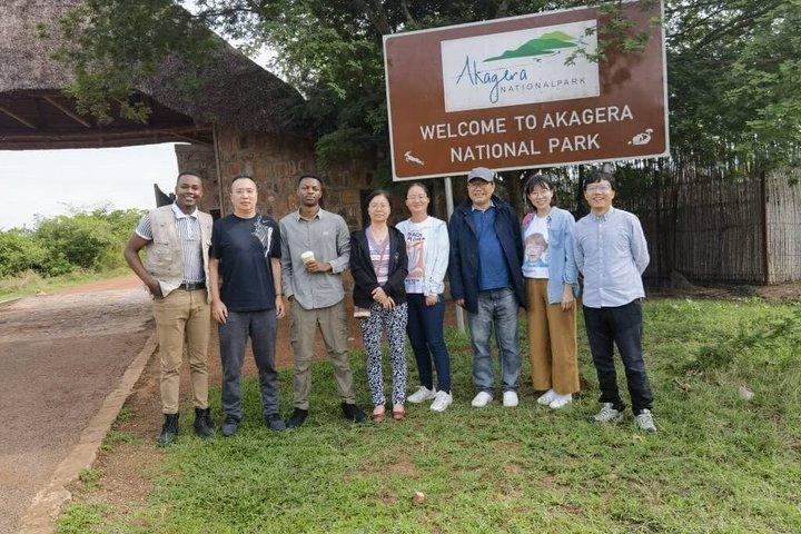 アカゲラ国立公園の終日ゲームドライブ