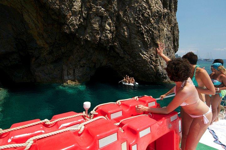 ポンツァ島：アンツィオ発終日クルーズ（ランチ付き）