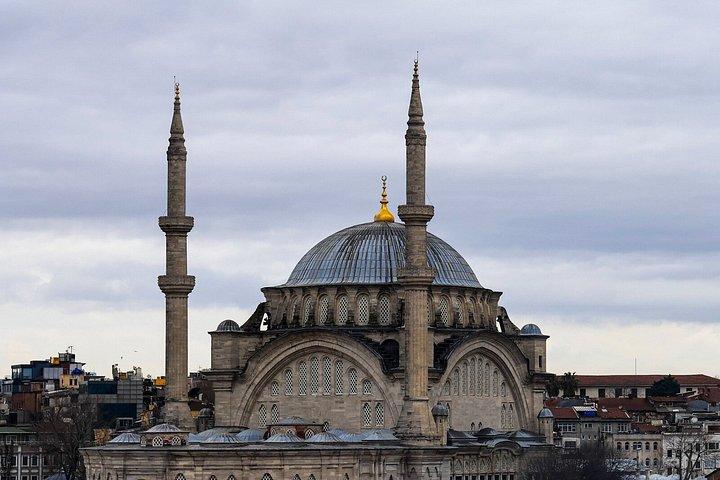 イスタンブール遺跡ツアー：アヤソフィア、バシリカシスターンなど