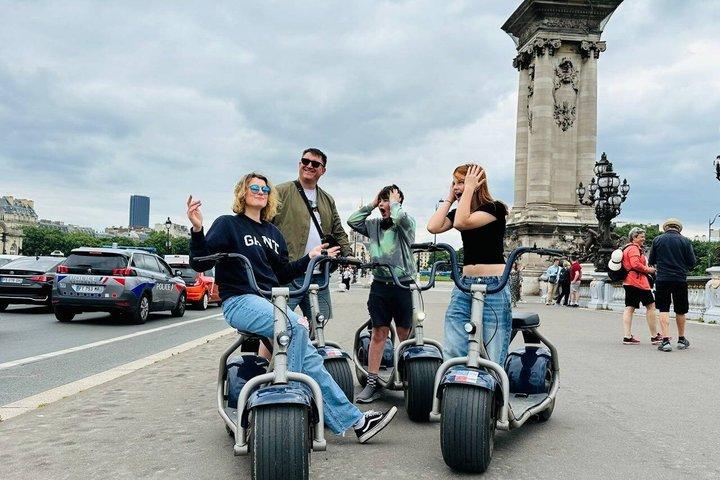 Excursão guiada de 2 horas com e-scooter em Munique
