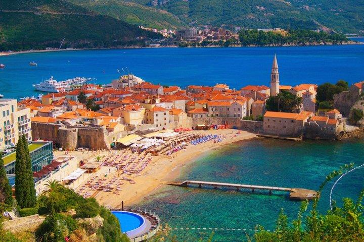 Dagstur til Montenegro: Budva, St. Stephen, Shkodra fra TIRANA