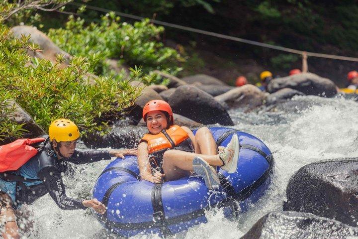 Hoteller i nærheden af La Leona Waterfall & River Tubing Adventure Combo