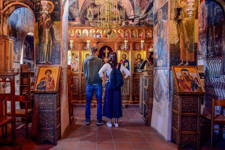 Athens: Meteora Monasteries, Caves & Coastal Stopovers with Lunch