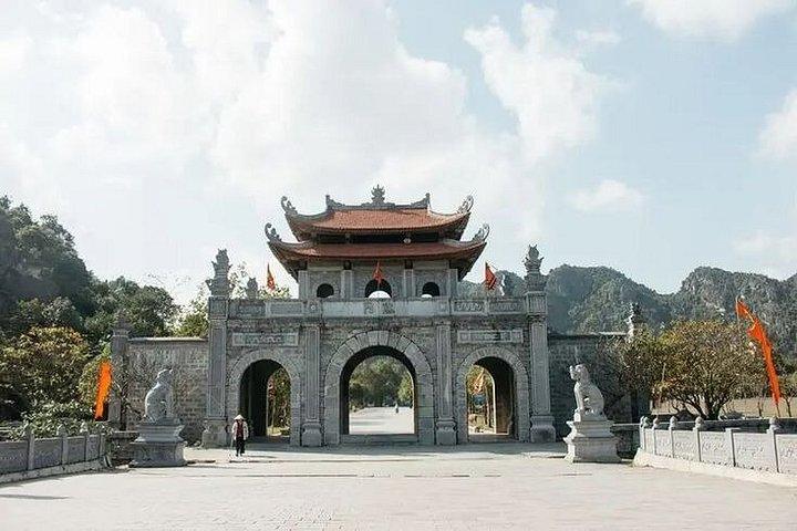 Full Day Ninh Binh Highlights Tour from Hanoi