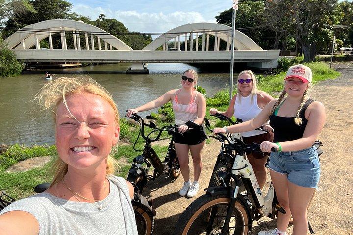 Guided E-Bike Tour in North Shore