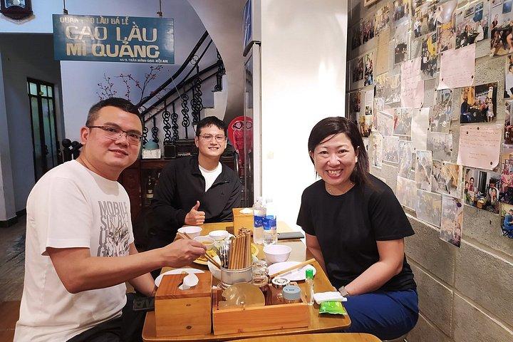 ホイアン古代の町ウォーキング＆地元の食べ物を味わう