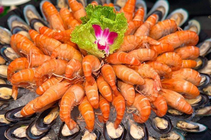 Chao Phraya Dinner Cruise: Buffet, underholdning og seværdigheder