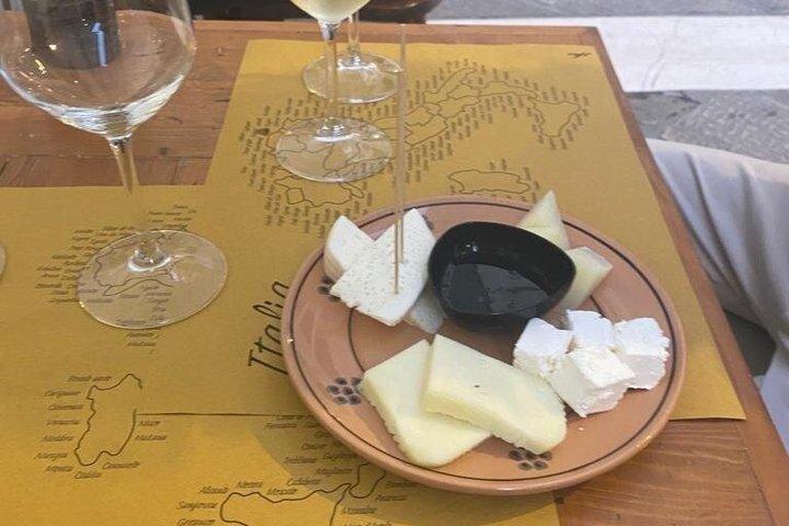 レッチェ旧市街での限定ワインテイスティング：4ラベル＆ローカル・バイト