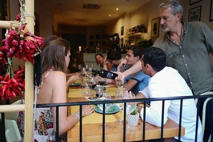 Exclusive Wine Tasting in Lecce Old Town: 4 Labels & Local Bites