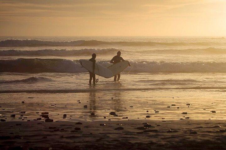 Cape Town Surf Lessons with local Coach