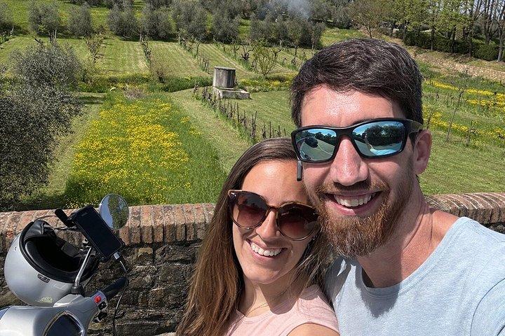 Florence e-Vespa Self-Drive Tour com vinho e comida parada