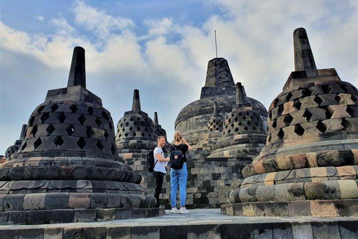 Yogyakarta : Borobudur (Garantía Subida) & Prambanan