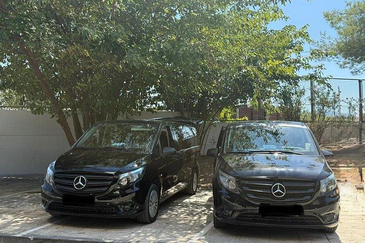 アテネ空港からアテネ中心部まで VIP メルセデスベンツ車のみ