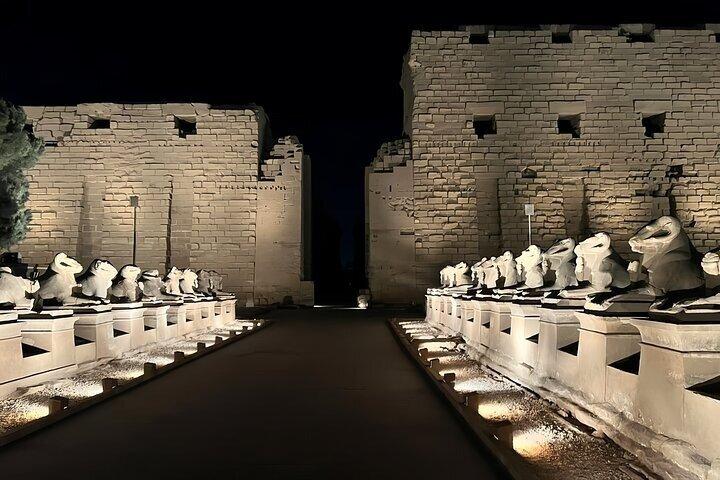 Tour privado en limusina por el templo de Karnak Luxor - VIP de sonido y luz