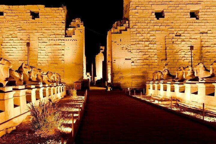 Tour privado en limusina por el templo de Karnak Luxor - VIP de sonido y luz