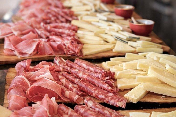 Degustação Premium de Vinhos e Sabores da Toscana