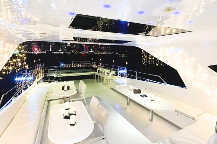 Hong Kong Victoria Harbour Sightseeing Cruise Tour