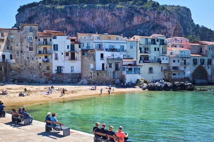 パレルモ発セファルプライベートラグジュアリー日帰り旅行歴史と海
