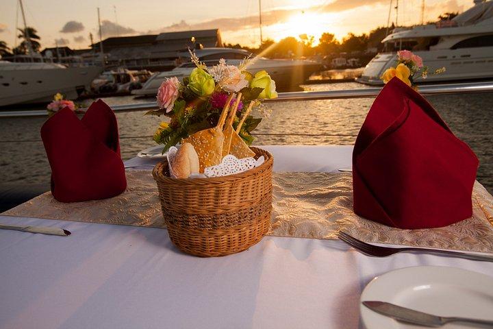 Romantic Evening Catamaran Dinner Cruise in Benoa, Bali