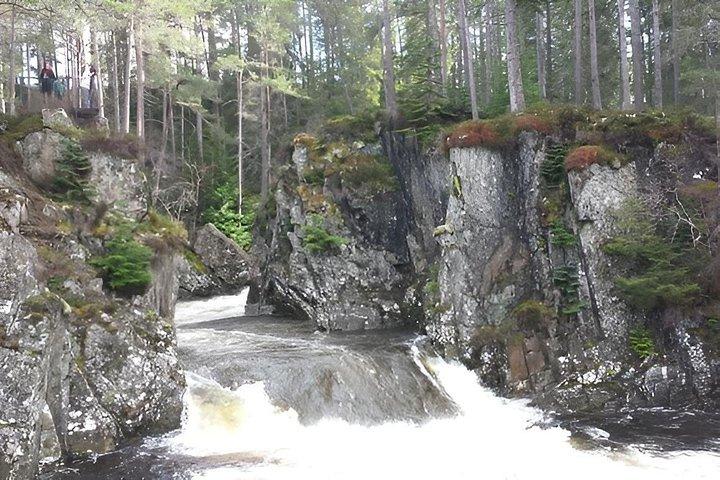 2 - デイ・インヴァネスとハイランドの極小グループツアー（エディンバラ発）
