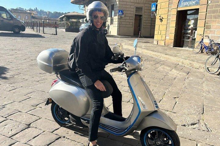 Chianti Hills: Begeleide e-Vespa Tour + Lunch in Greve