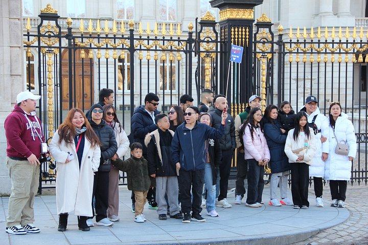 パリ、ワーテルロー、ブリュッセル ハイライト満喫日帰りツアー