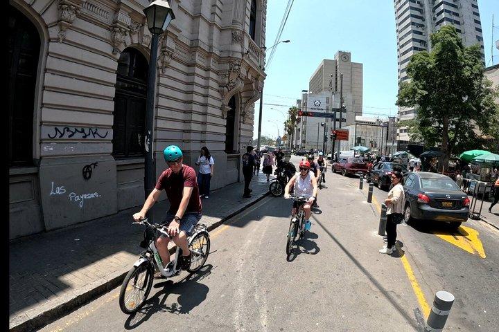 Lima Historic Centre from Miraflores by E bike 25km