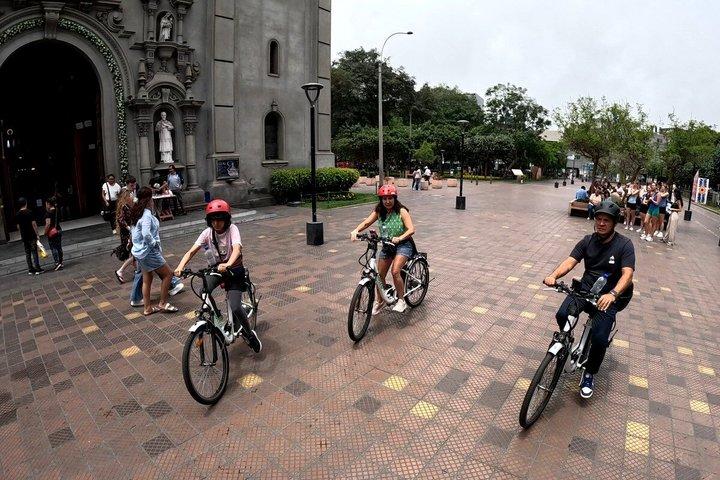 Lima Historic Centre from Miraflores by E bike 25km