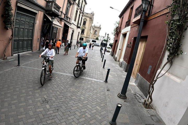Lima Historic Centre from Miraflores by E bike 25km