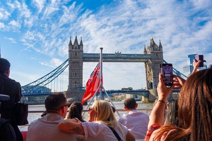 London River Story - Excursion privée d'une journée en bateau et sur terre