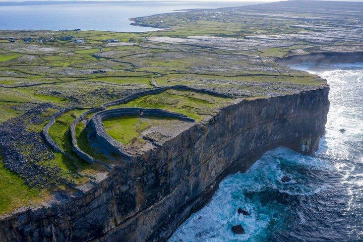 イニス・モール（アラン諸島）日帰り旅行：ゴールウェイ、ロサヴェエルからフェリーに戻る
