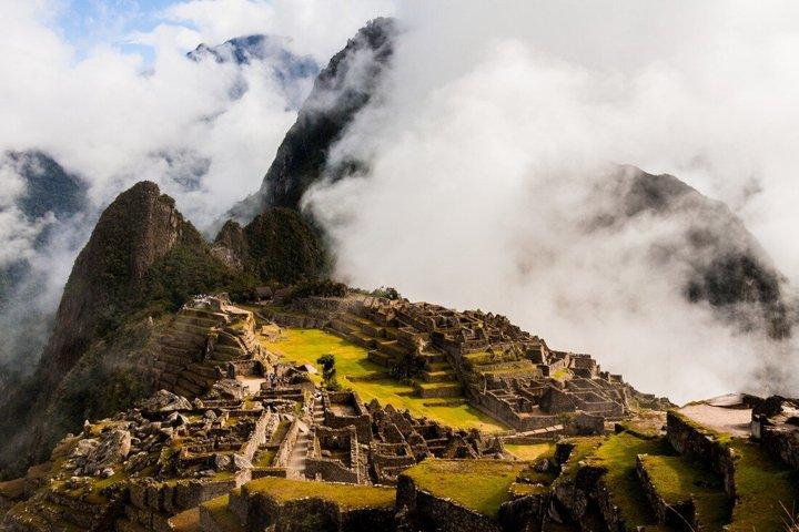 Cusco en 5 días Ciudad, Valle Sagrado, Machu Picchu y Vinicunca