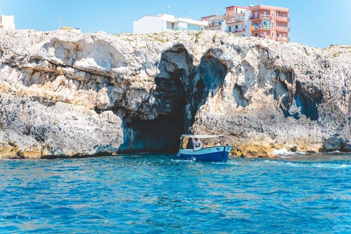 Tour de Ortigia y cuevas marinas en barco en Siracusa