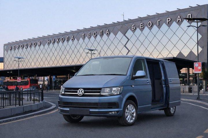 Traslado privado al aeropuerto de Belgrado y paseos en los Balcanes
