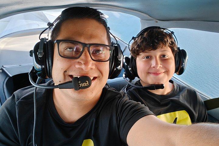 Junior Discovery Flight in Miami with Certified Flight Instructor