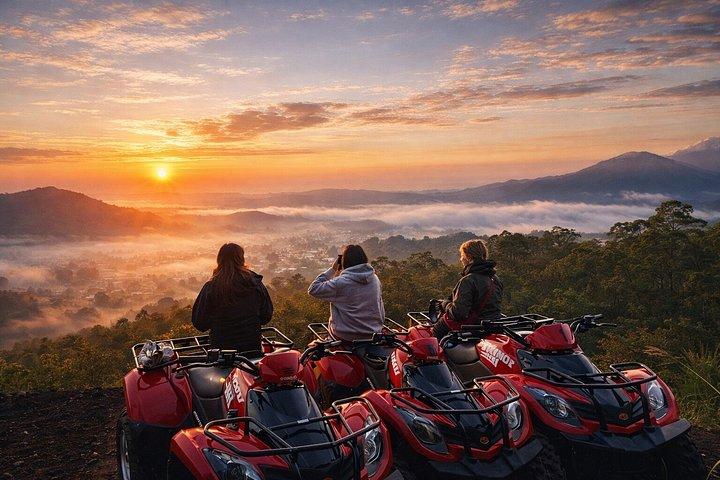 マウントバトゥールサンライズATVクワッドバイクと滝ツアー