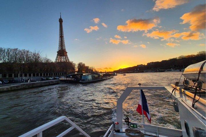 Sonnenuntergangs- und Abend-Champagner-Kreuzfahrten auf der Seine in Paris
