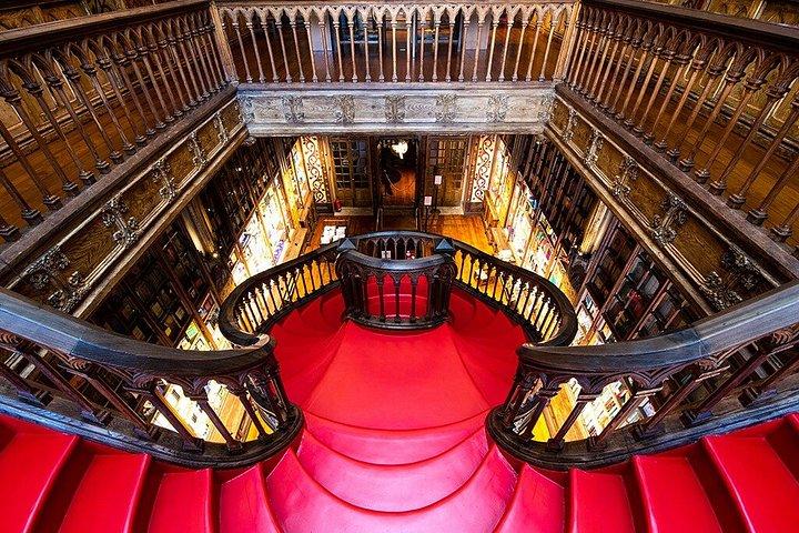 Visite libre avec entrée incluse à la librairie Lello