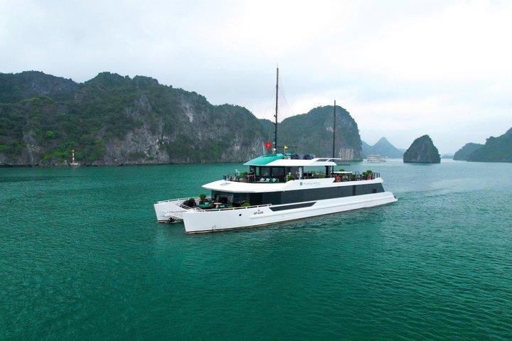 Halong Bay & Lan Ha Bay Dagstur på 5-stjernet Premium Cruise