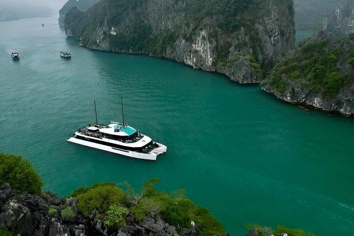Hanoi: Luksuskatamaransejlads i Ha Long og Lan Ha Bay