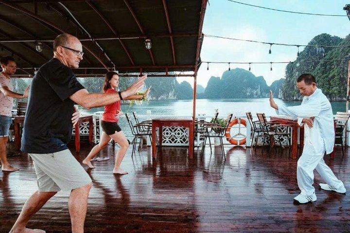 2D1N Renea Kreuzfahrt Flucht in die verborgene Schönheit von Bai Tu Long Bay