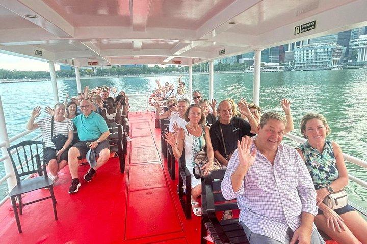 8 - Std Combo : Food Tour, 40 - Min Cruise & 2 Must-visit Light Shows