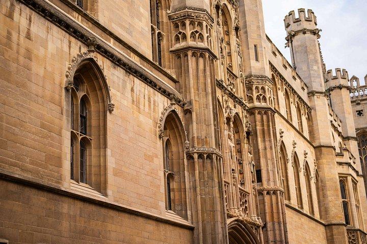 Cambridge After Dark: University Ghost Tour by Alumni™