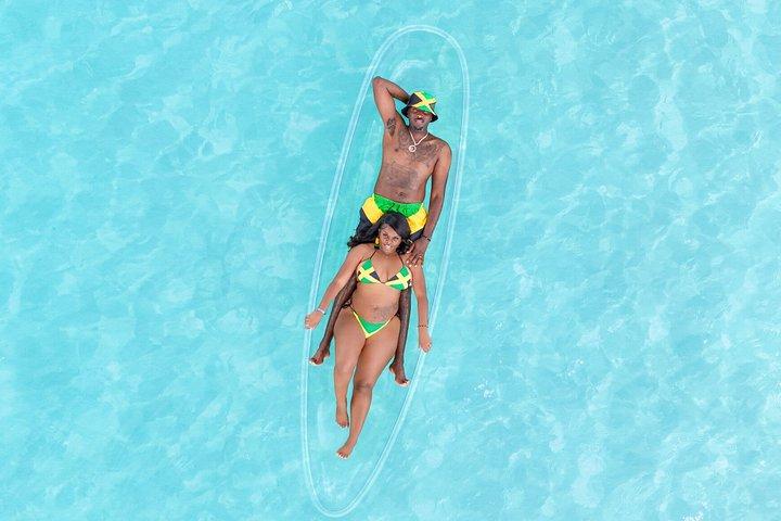 モンテゴベイのクリアカヤック写真撮影とヒップなストリップショッピング