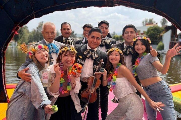 Play, Sip and Float : Tequila Party in Xochimilco
