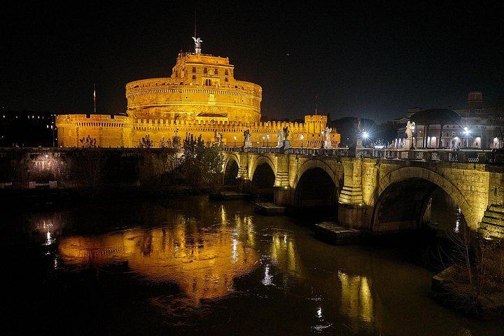 Private Rome by Night Tour with Panoramic Drive and Dinner Stop