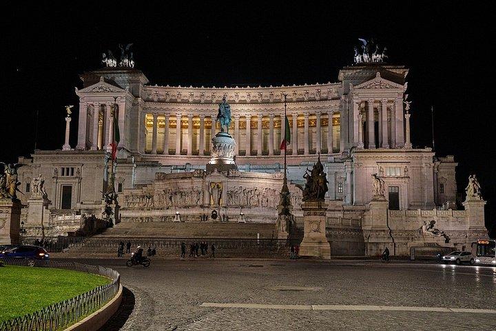 Private Rome by Night Tour with Panoramic Drive and Dinner Stop