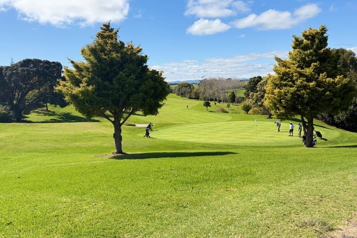 Experience of Golf Day Tour with Hot Spring